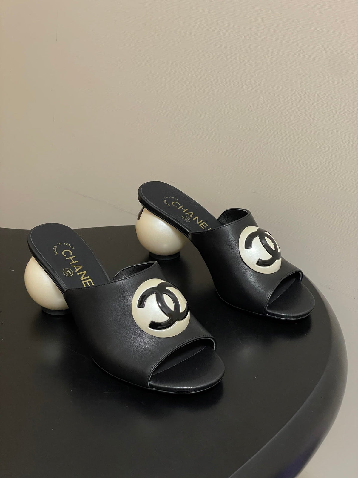 CC 2026 Pearl Heel Sandals 70 Double C Buckle Sheepskin