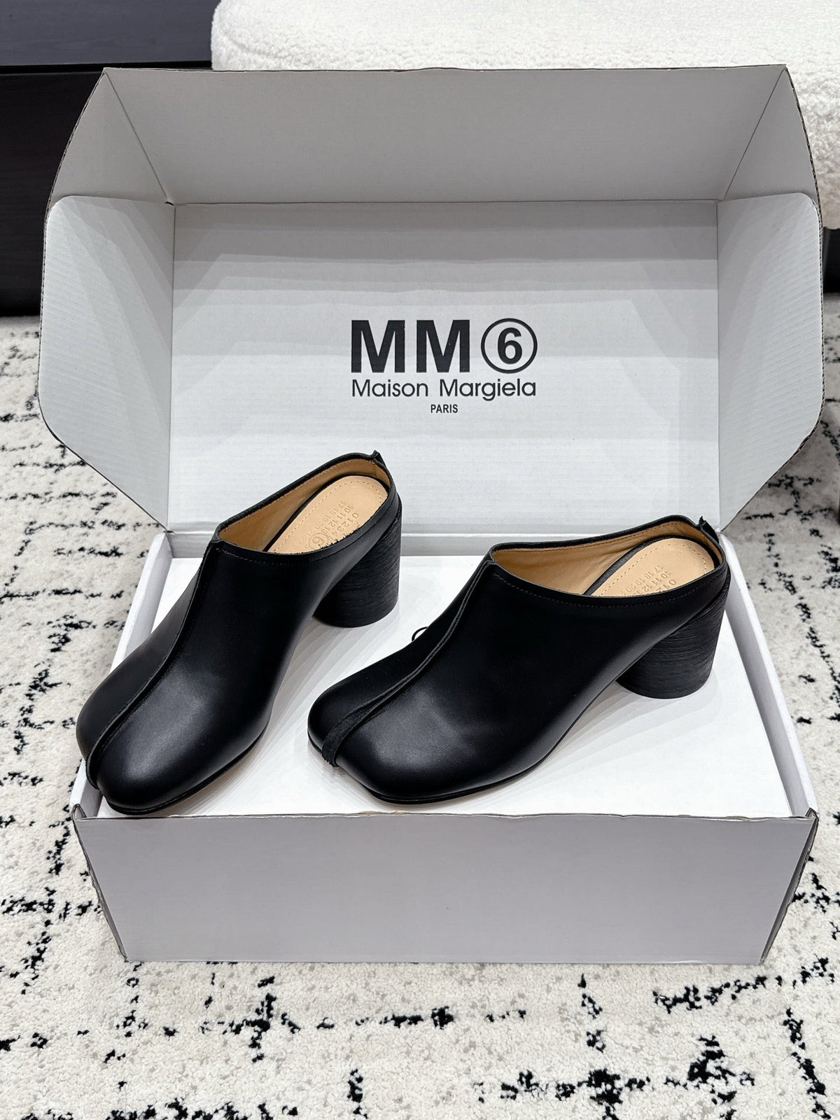 Maison Margiela 2026 Closed-Toe Chunky Heel Mules 70mm Cowhide Suede 924849