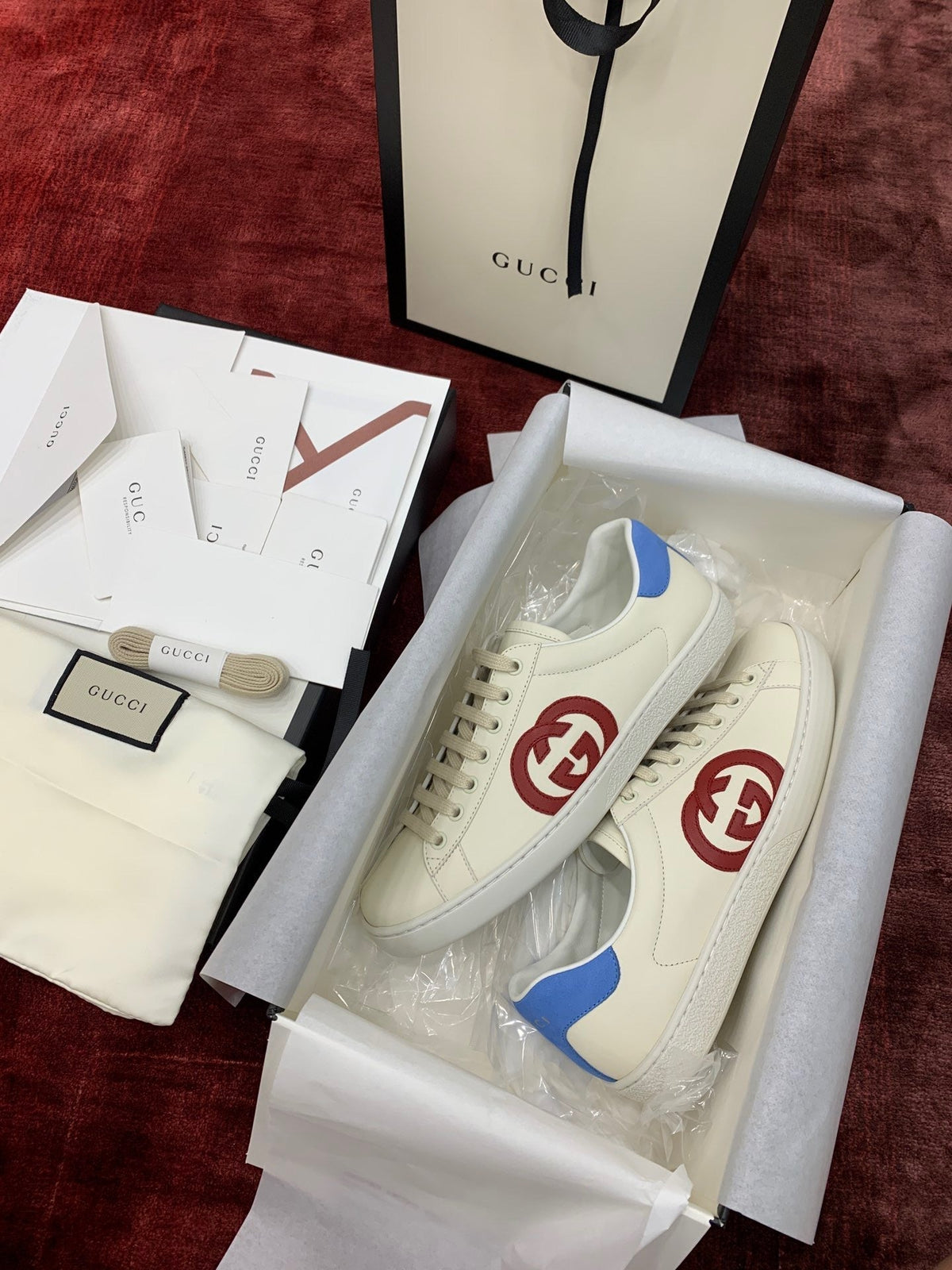 Sneakers & Shoes