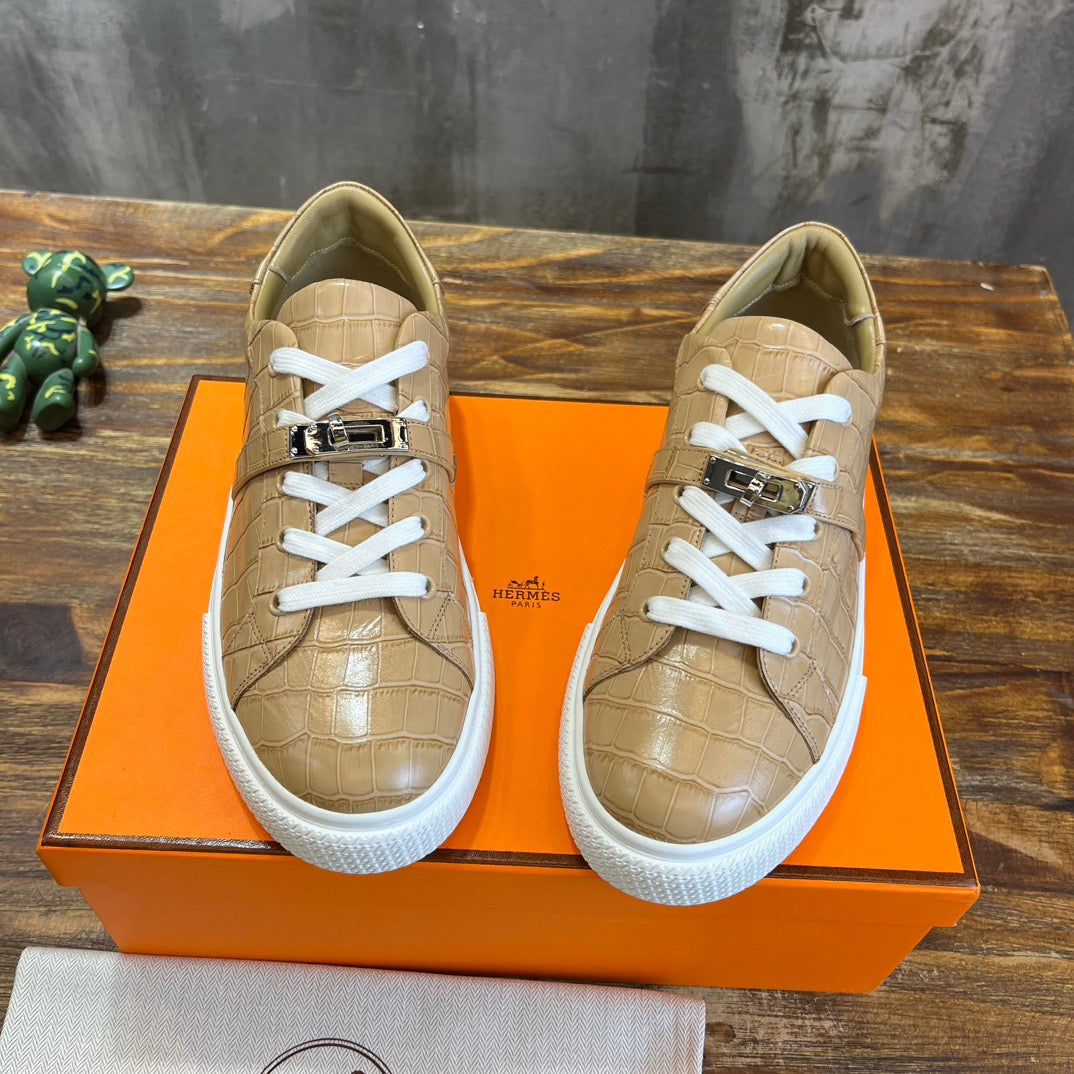 HERM Sneakers