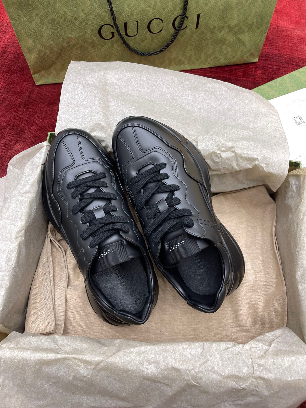 Sneakers & Shoes