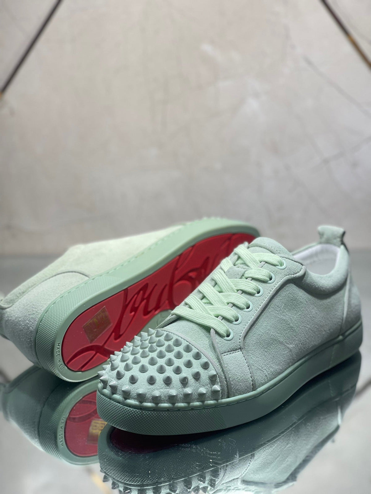 Sneakers & Shoes