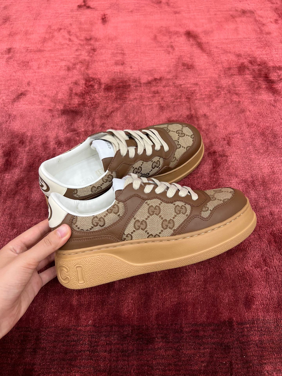 Sneakers & Shoes