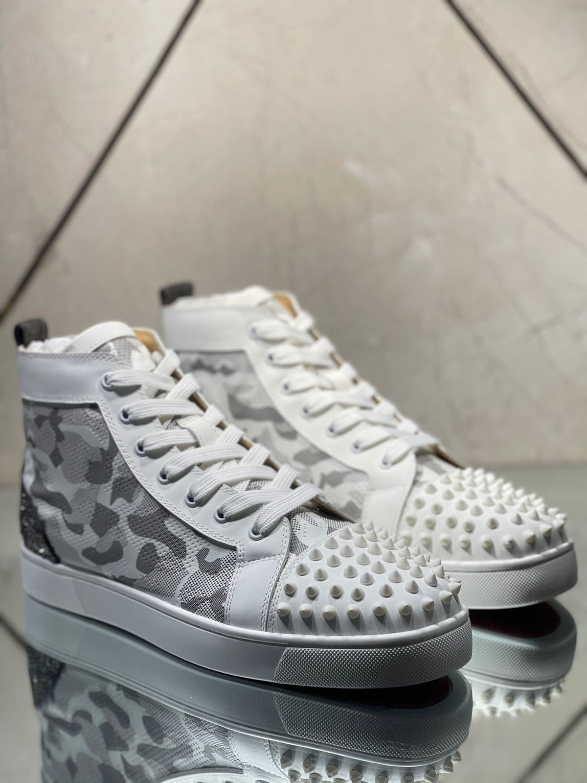 Sneakers & Shoes