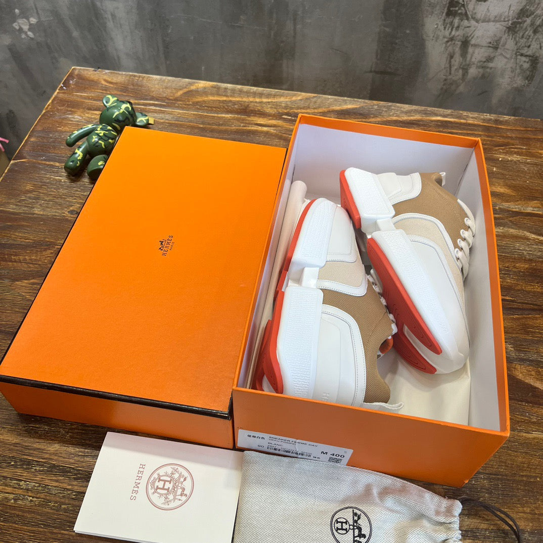 HERM Sneakers
