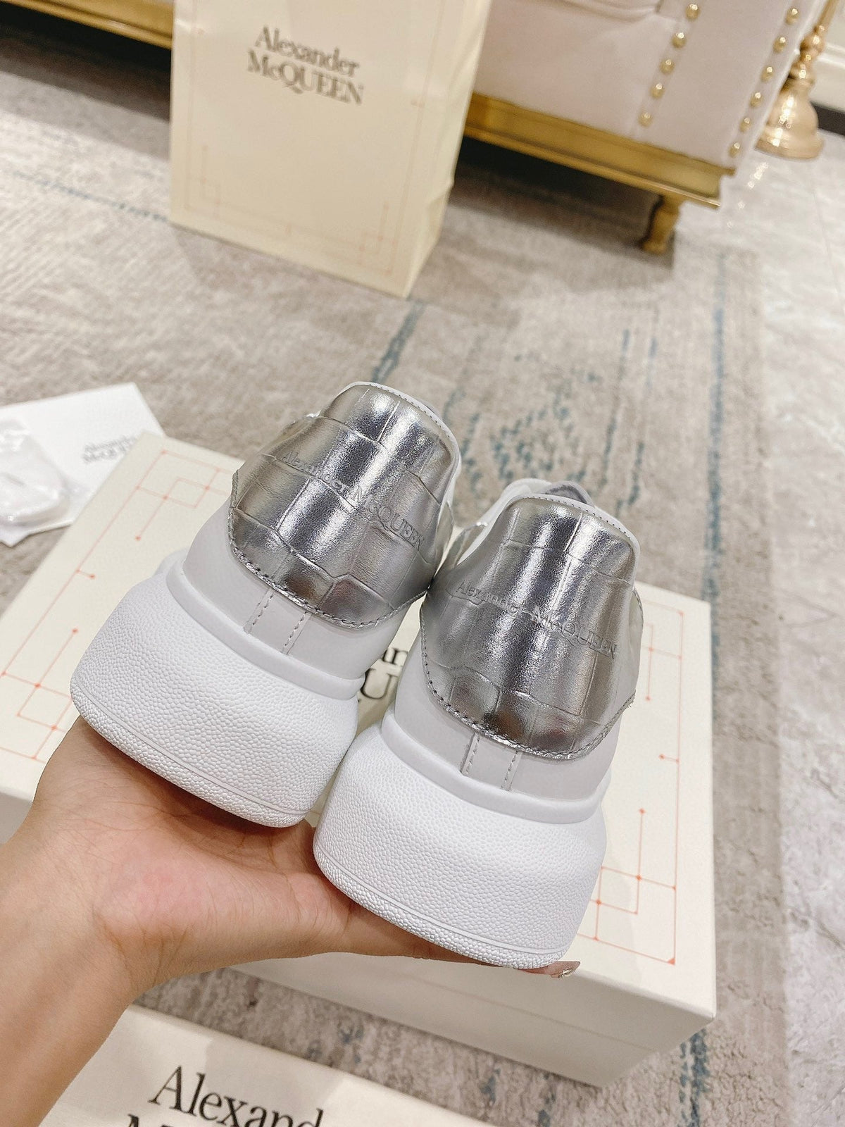 Sneakers & Shoes