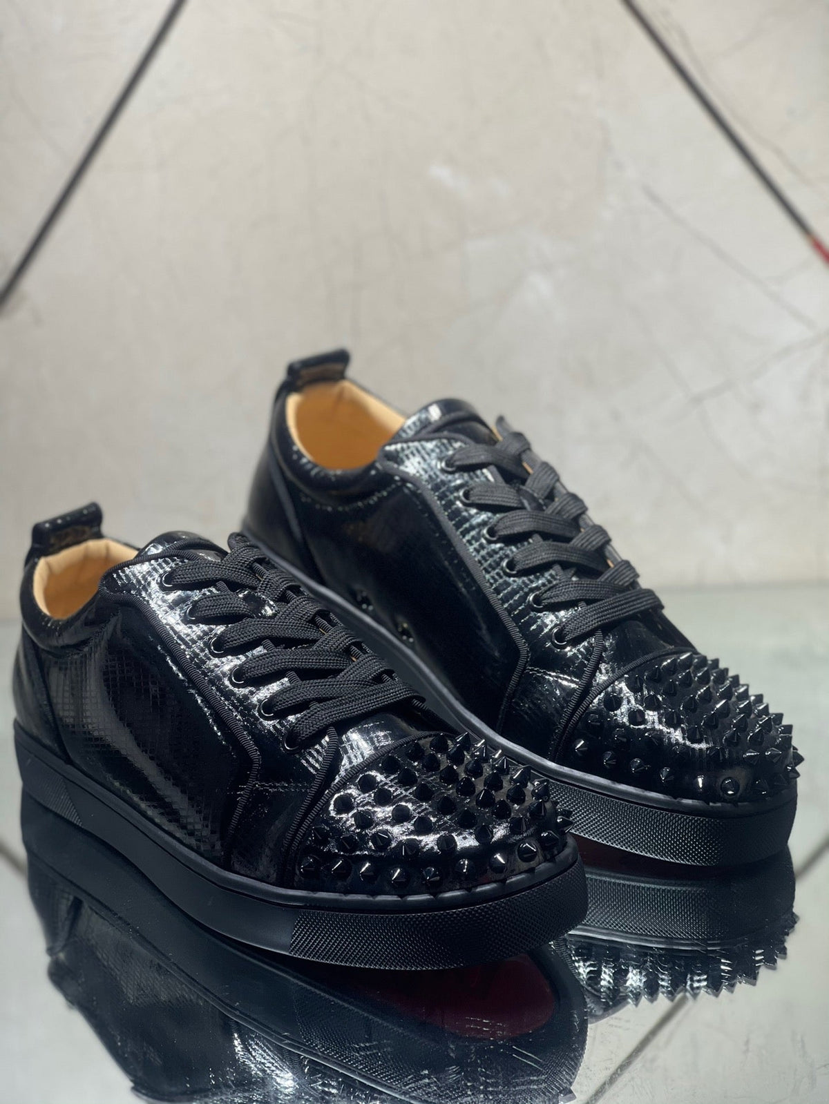 Sneakers & Shoes