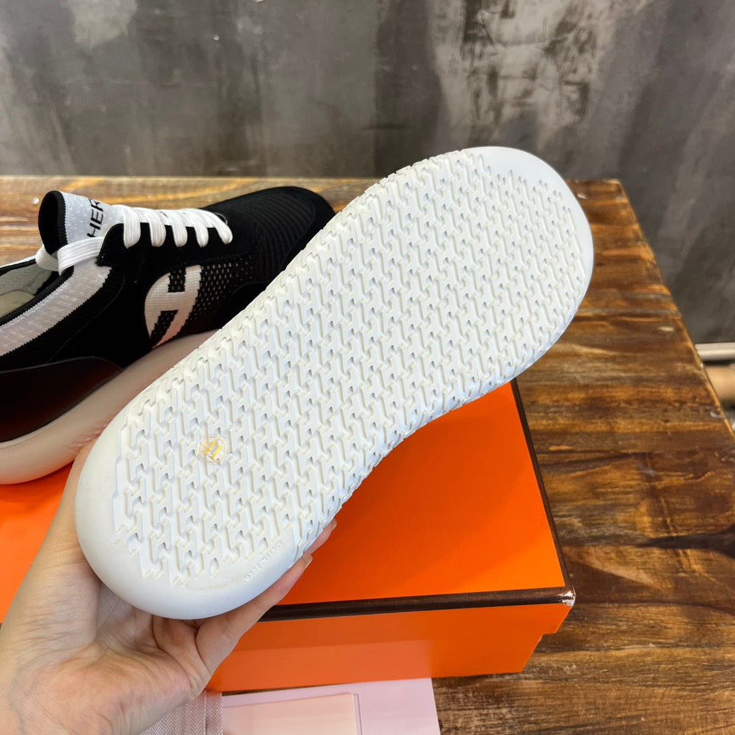 HERM Sneakers