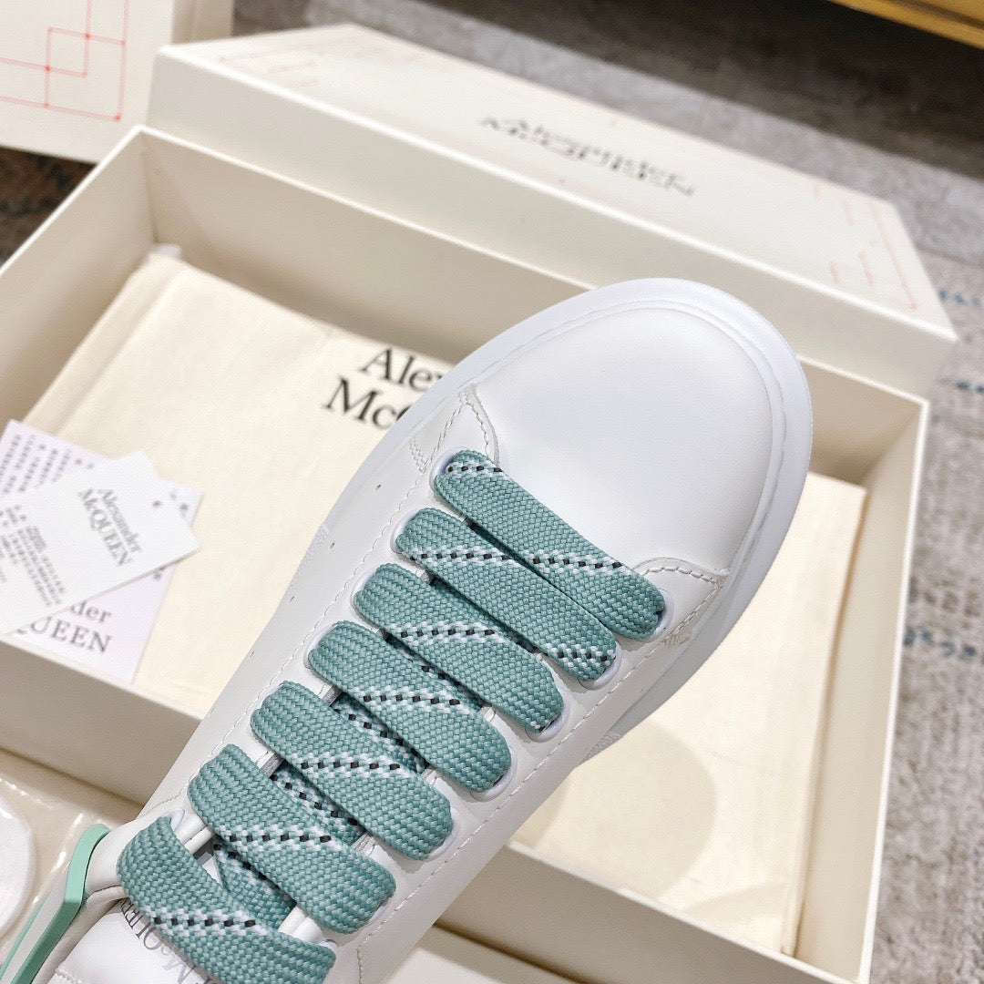 Sneakers & Shoes