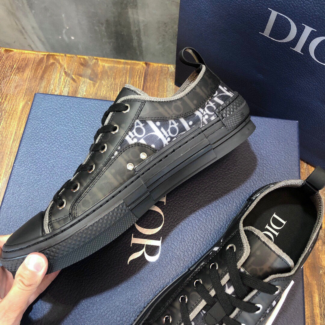 DIO Sneakers