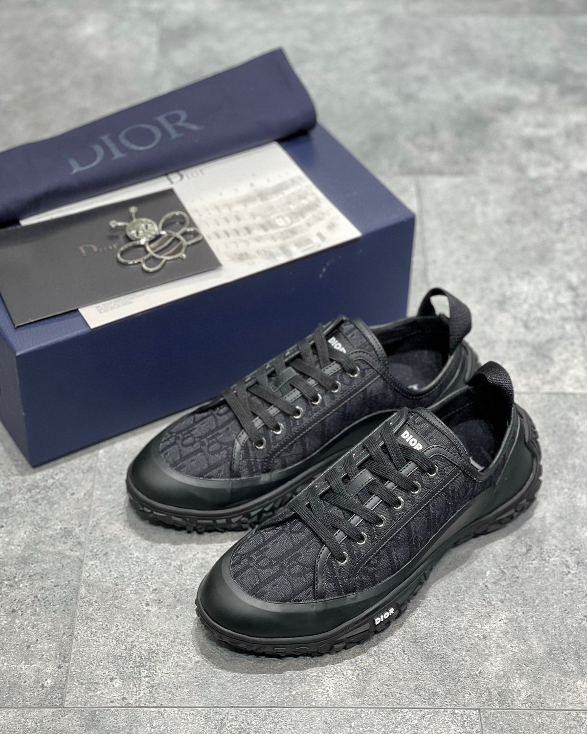 DIO Sneakers