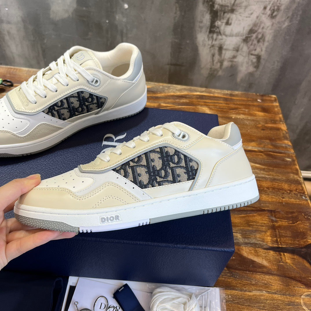 DIO Sneakers