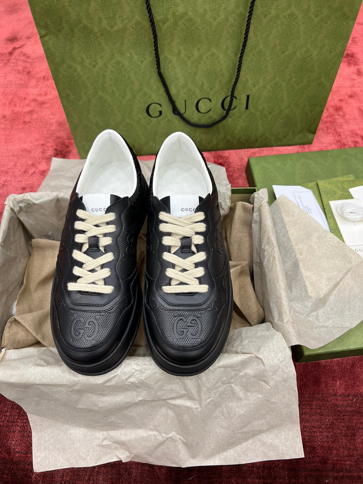 Sneakers & Shoes