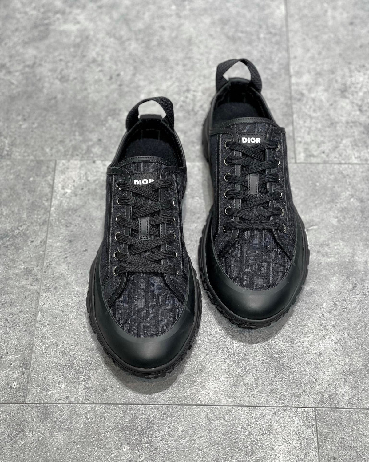 DIO Sneakers