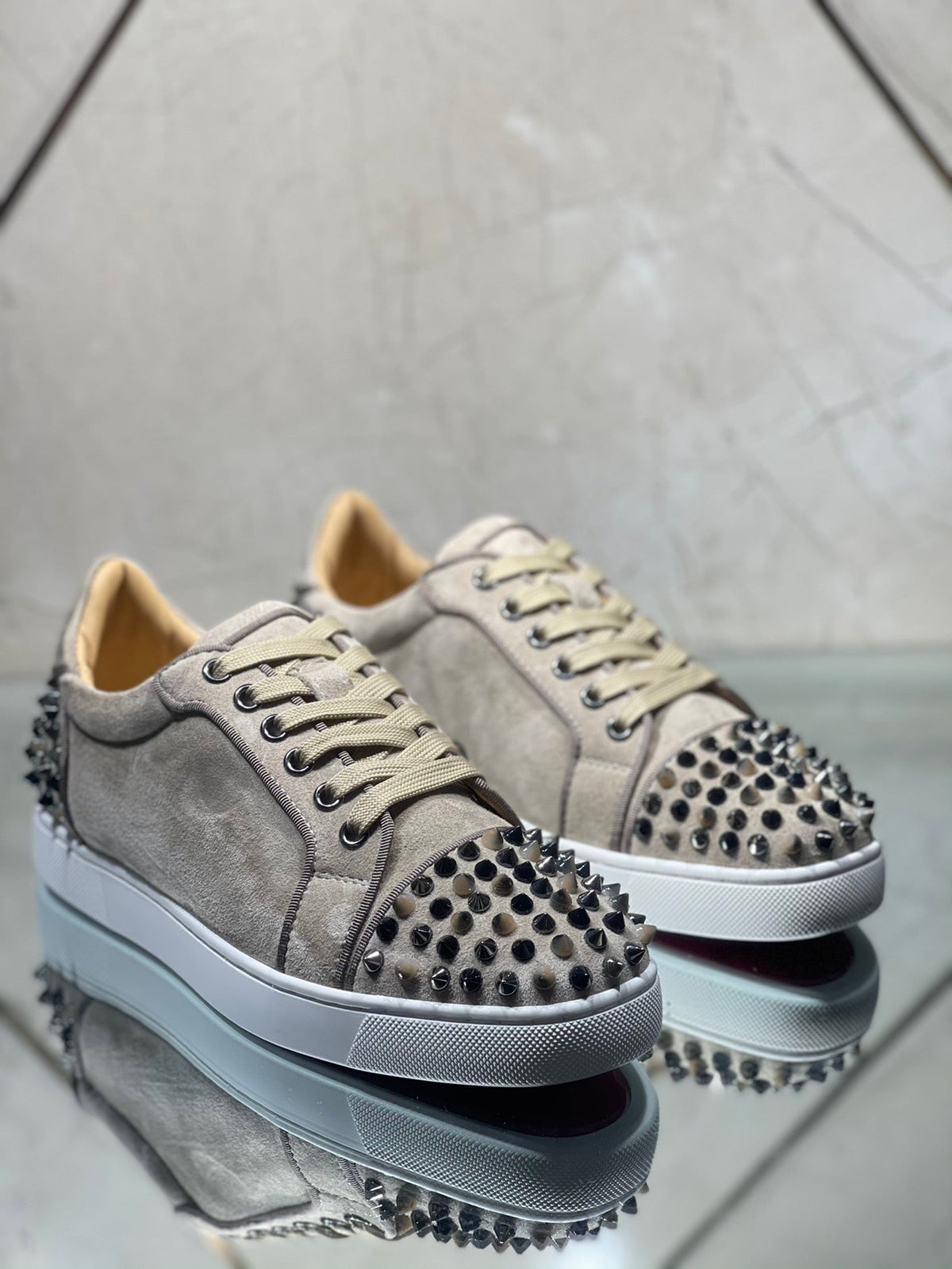 Sneakers & Shoes
