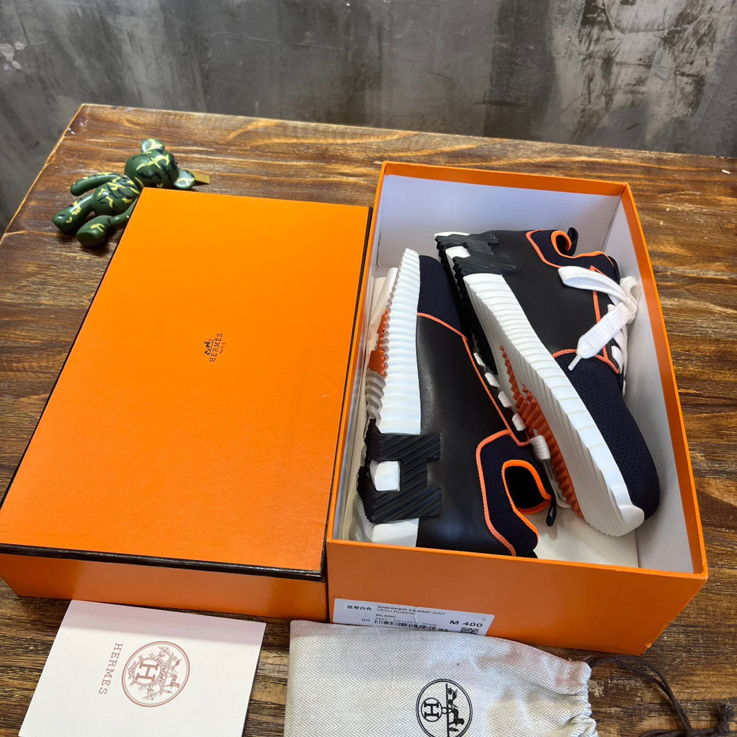 HERM Sneakers