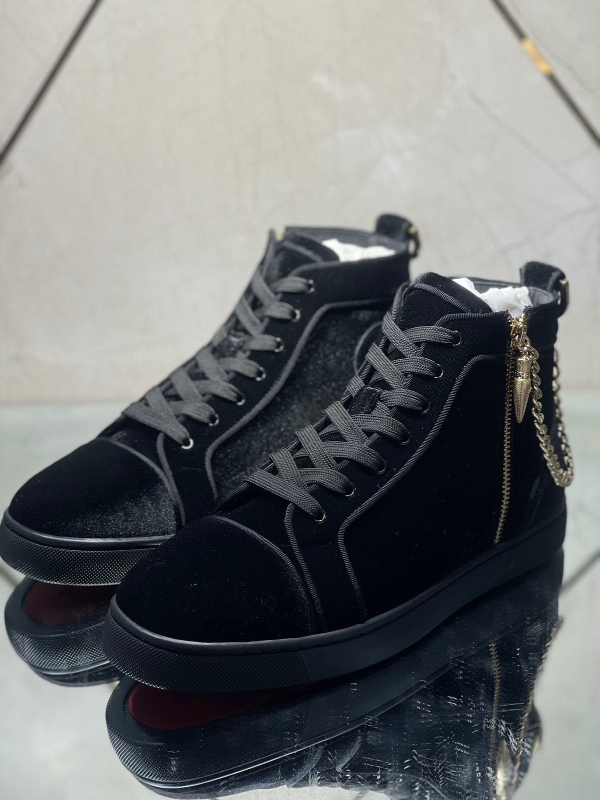 Sneakers & Shoes