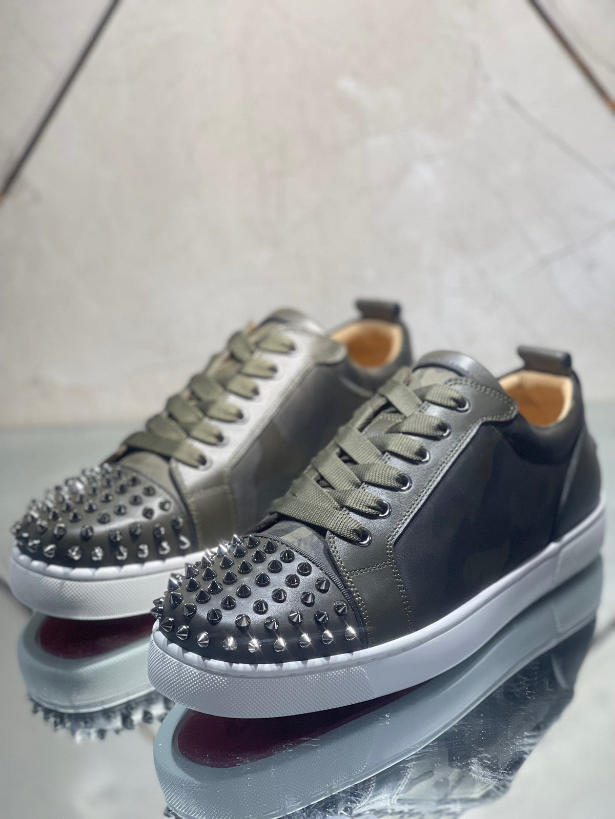Sneakers & Shoes