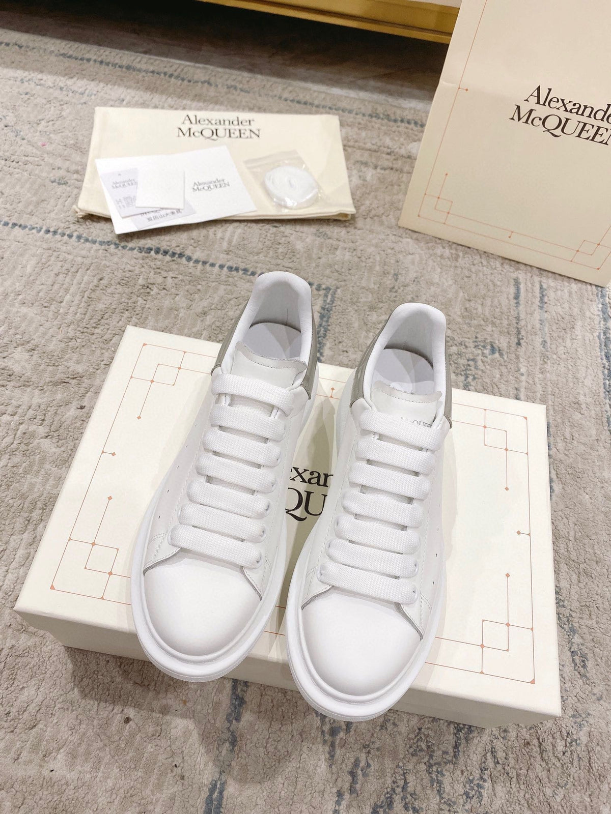 Sneakers & Shoes
