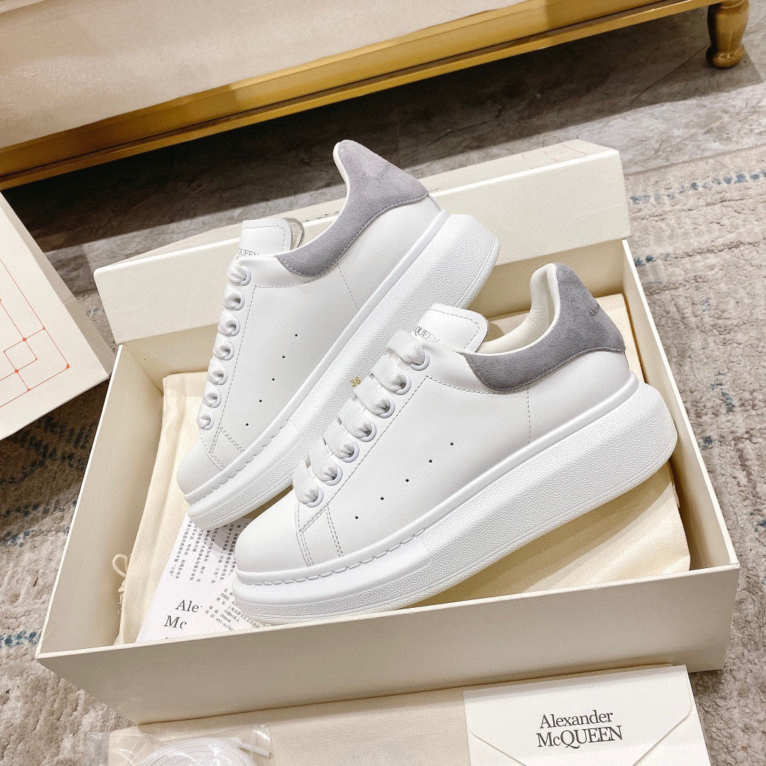 Sneakers & Shoes