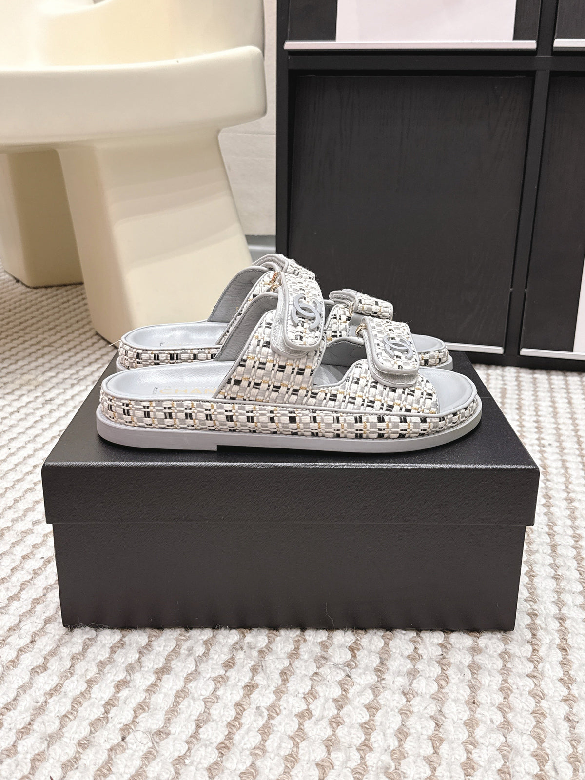 CC 26s Sandals Gray Beige Leather Raffia 632394