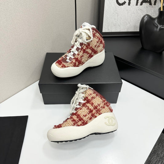 CC 26s Casual Sneakers White Red Beige Fabric Sheepskin 626367