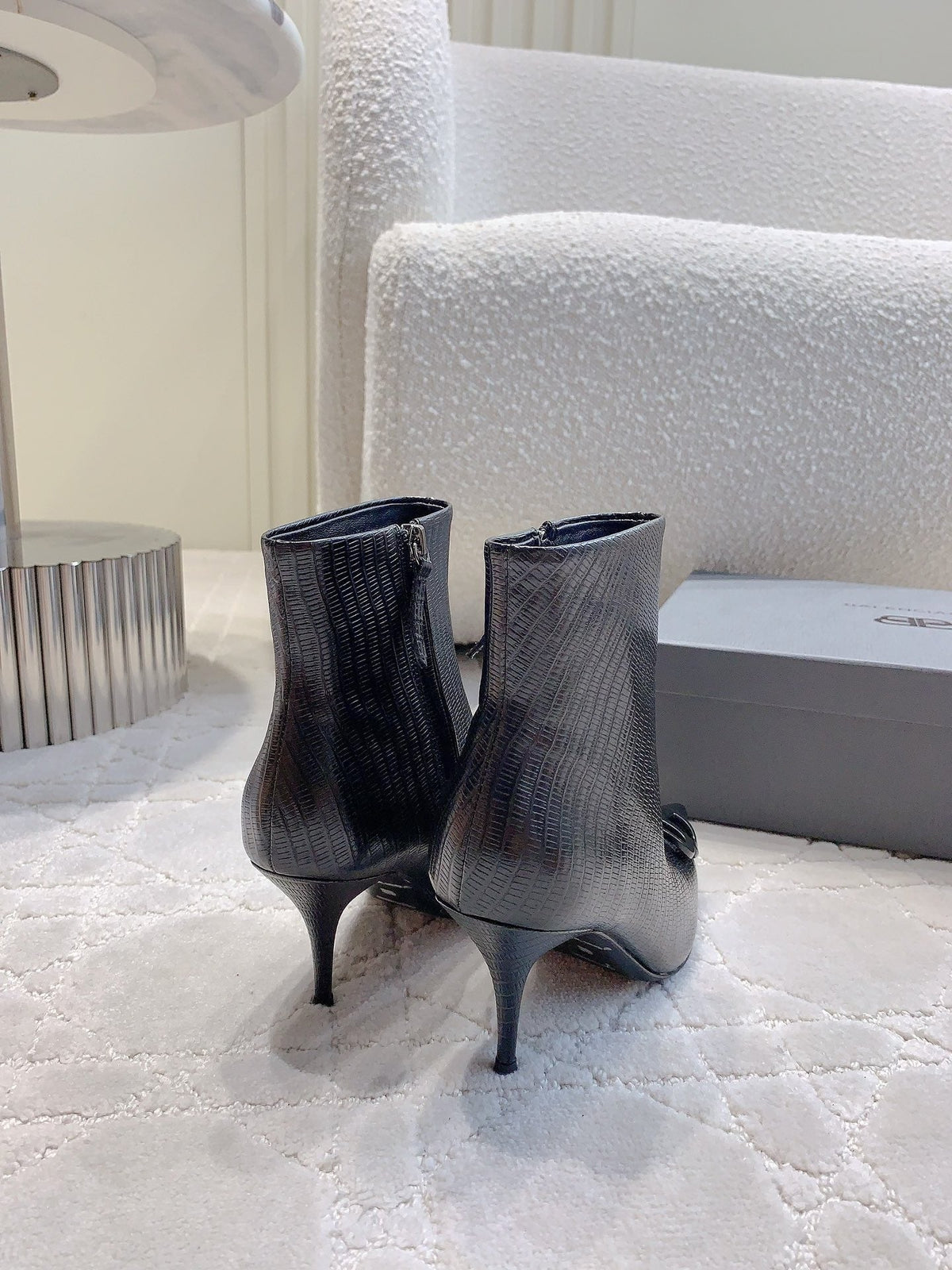 POINTED-TOE HIGH HEEL BOOTS IN BLACK LIZARD EMBOSSED CALFSKIN