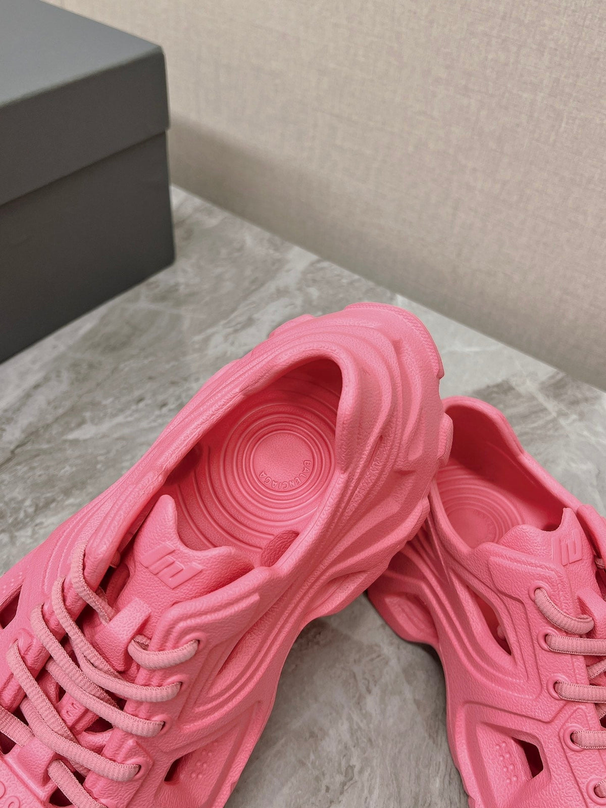 SNEAKERS IN PINK RUBBER