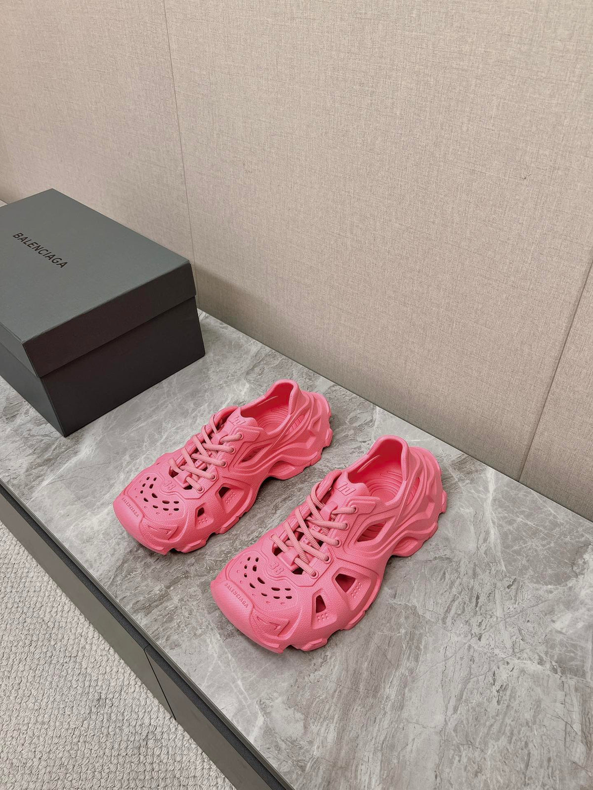 SNEAKERS IN PINK RUBBER