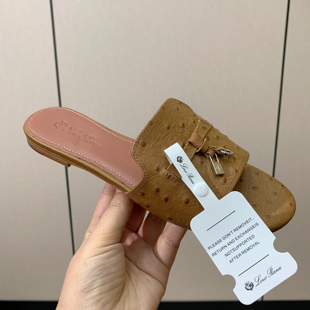 FLAT SLIPPERS IN LIGHT BROWN LAMBSKIN OSTRICH SKIN