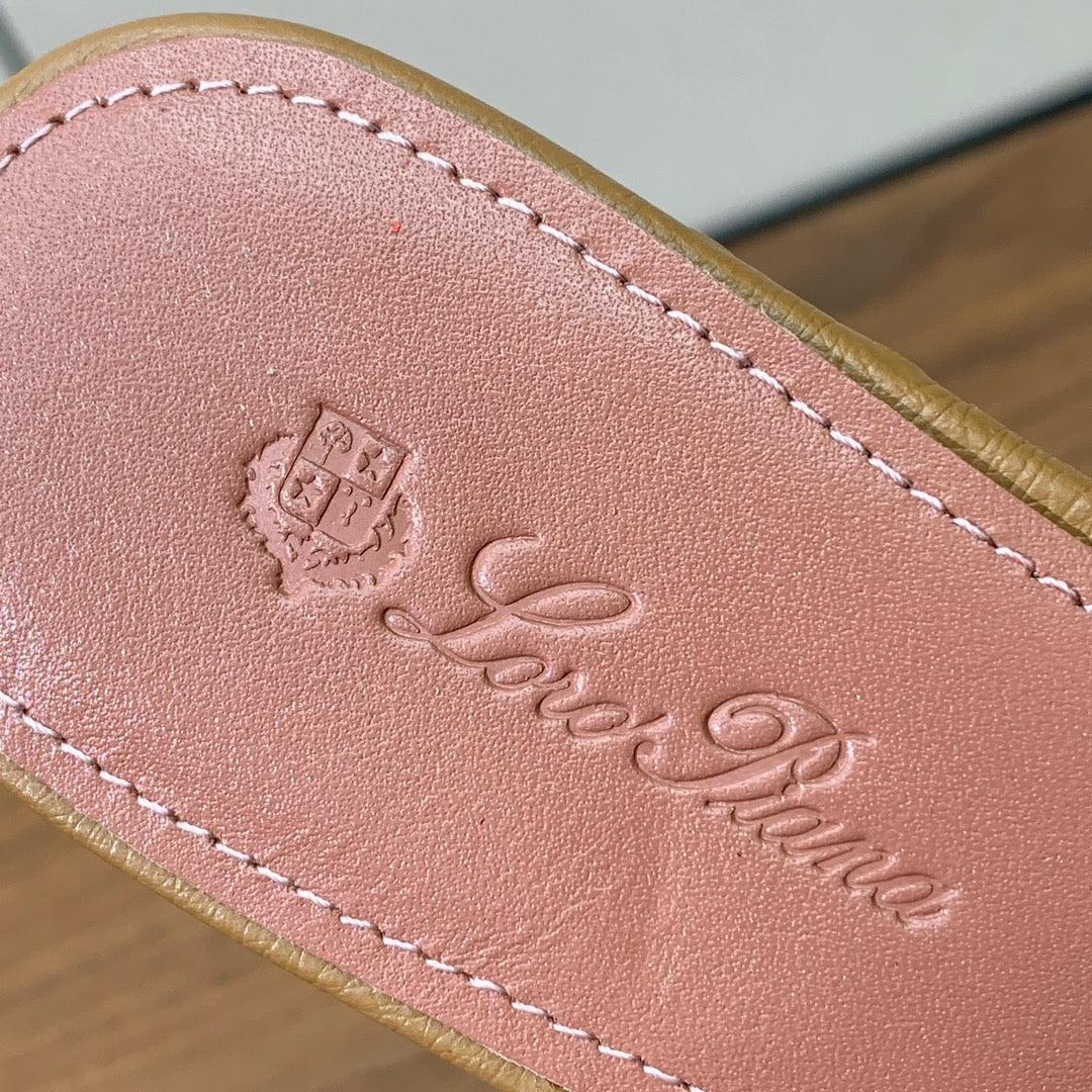 FLAT SLIPPERS IN LIGHT BROWN LAMBSKIN OSTRICH SKIN