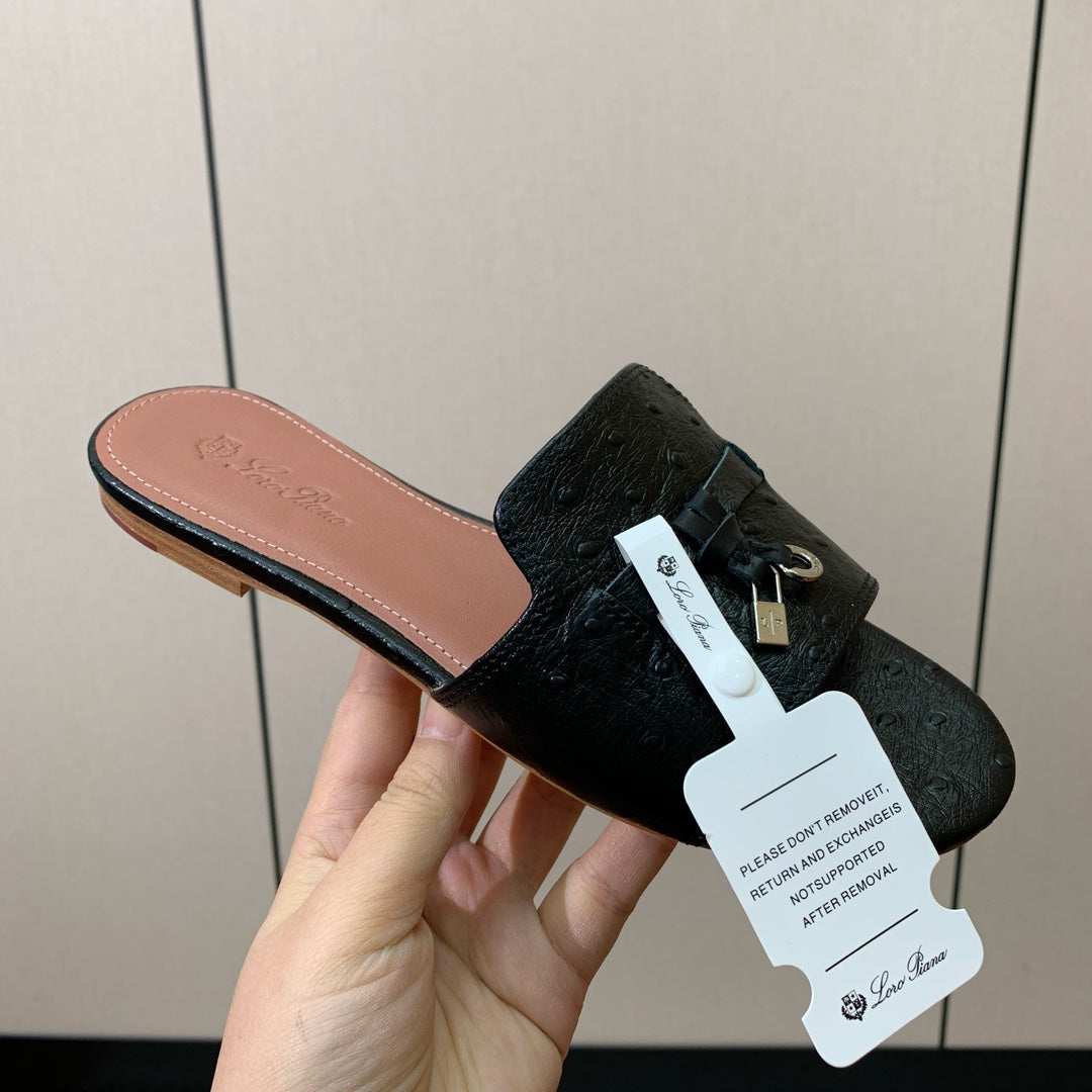 FLAT SLIPPERS IN BLACK LAMBSKIN OSTRICH SKIN