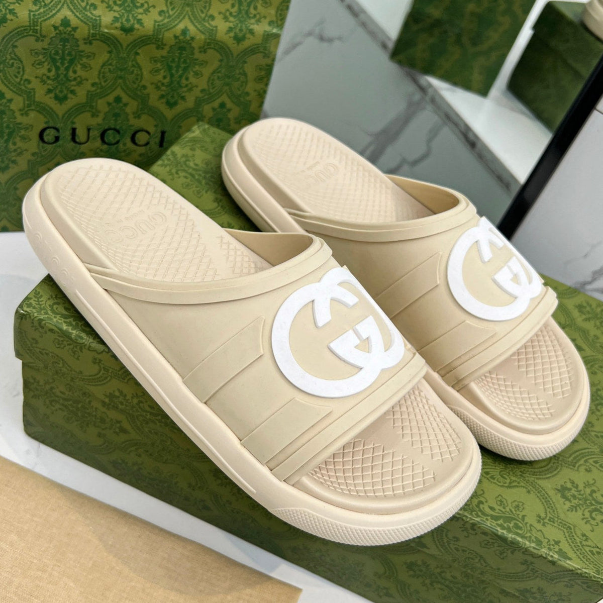 PLATFORM SLIPPERS IN SAND BROWN IMPORTED TPU