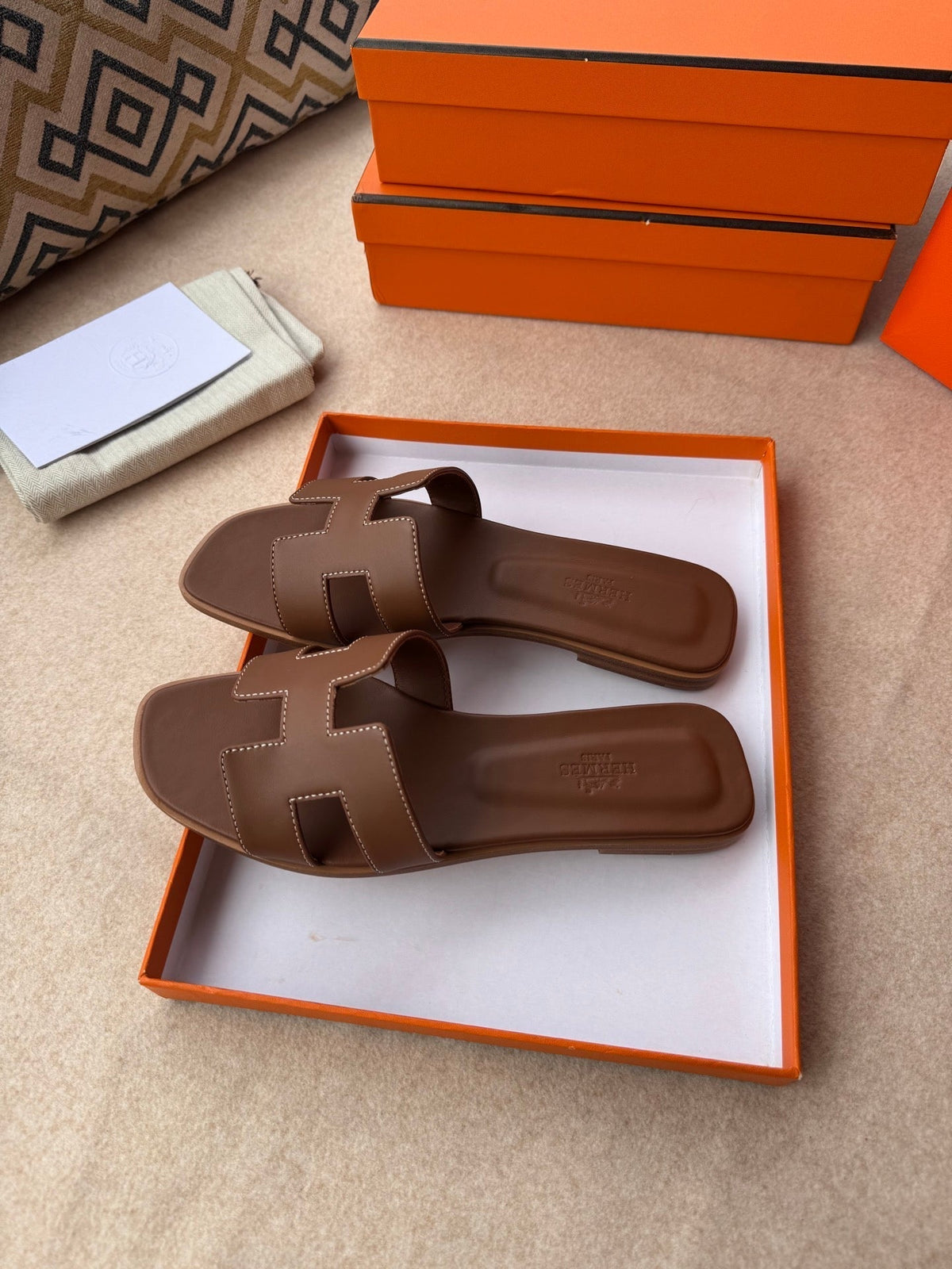 0RAN SANDALS IN PECAN BROWN CALFSKIN