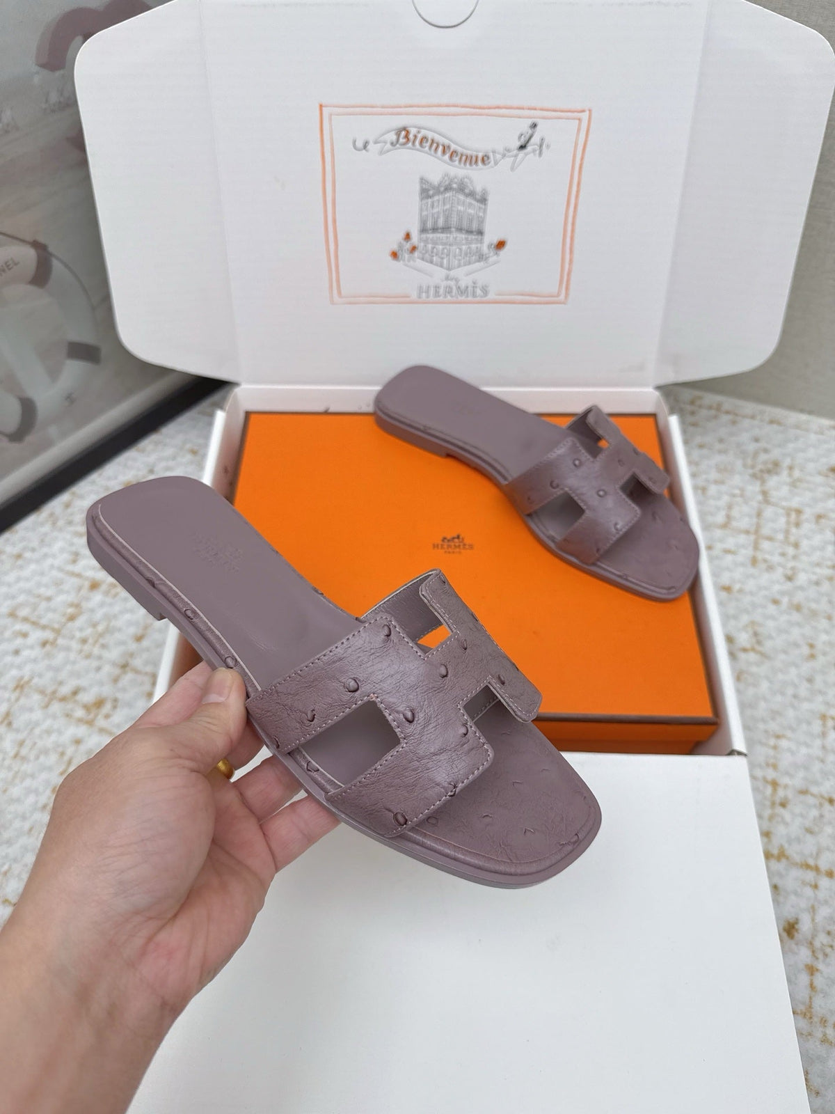 HM 26ss Oran Sandals Dusty Lavender Ostrich Leather 625104
