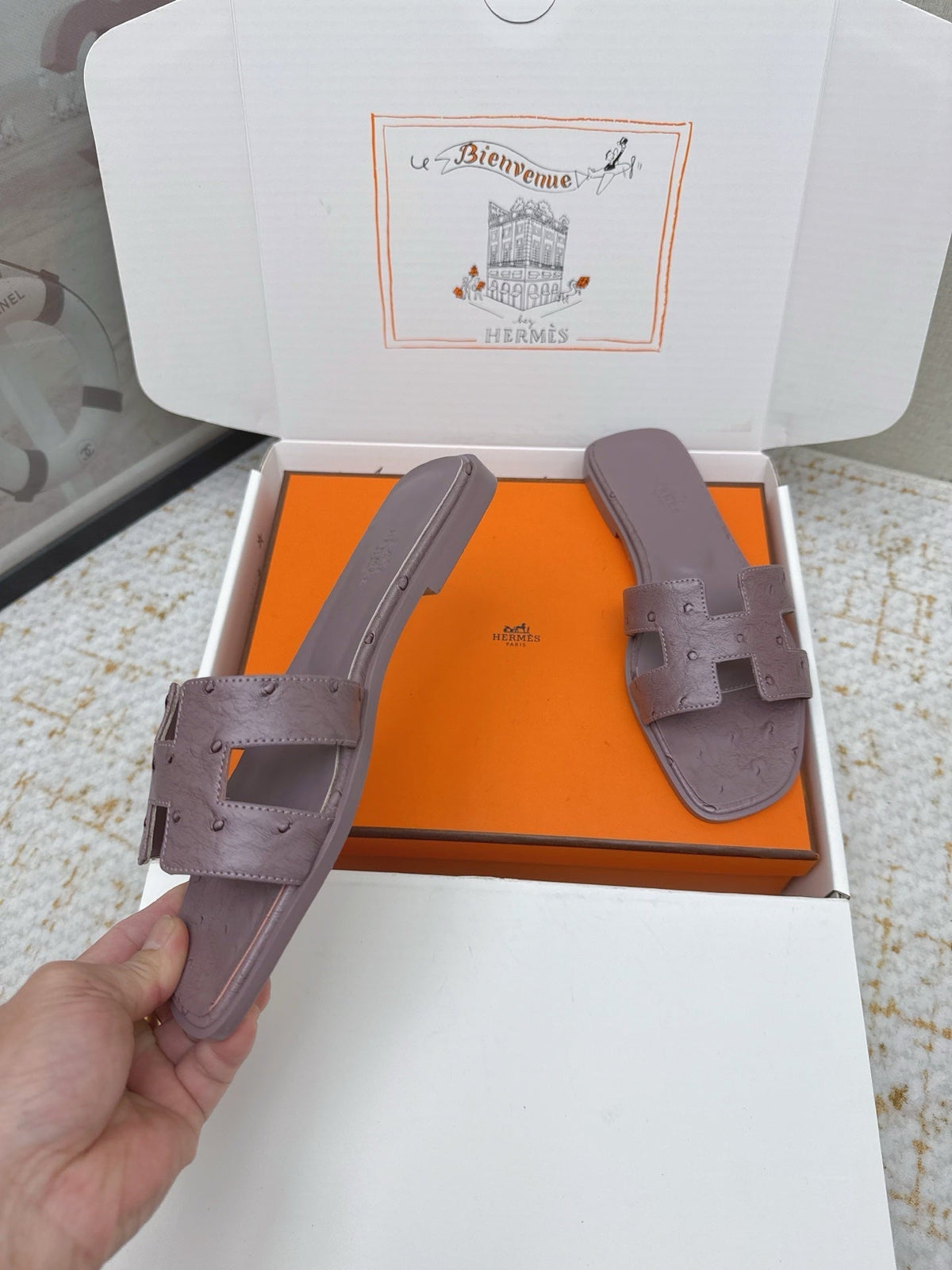 HM 26ss Oran Sandals Dusty Lavender Ostrich Leather 625104