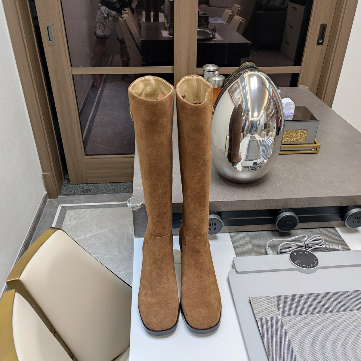 KNEE BOOTS WITH TRIANGLE LOGO IN CAMEL SUEDE