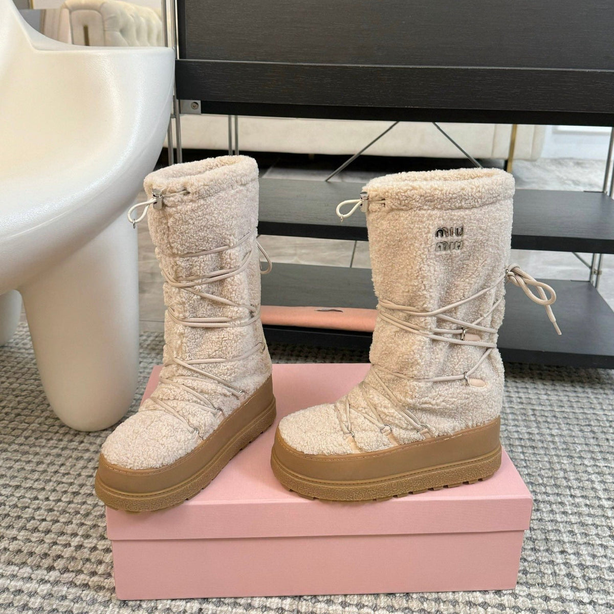 SNOW LONG BOOTS IN COSMIC LATTE SHEARLING