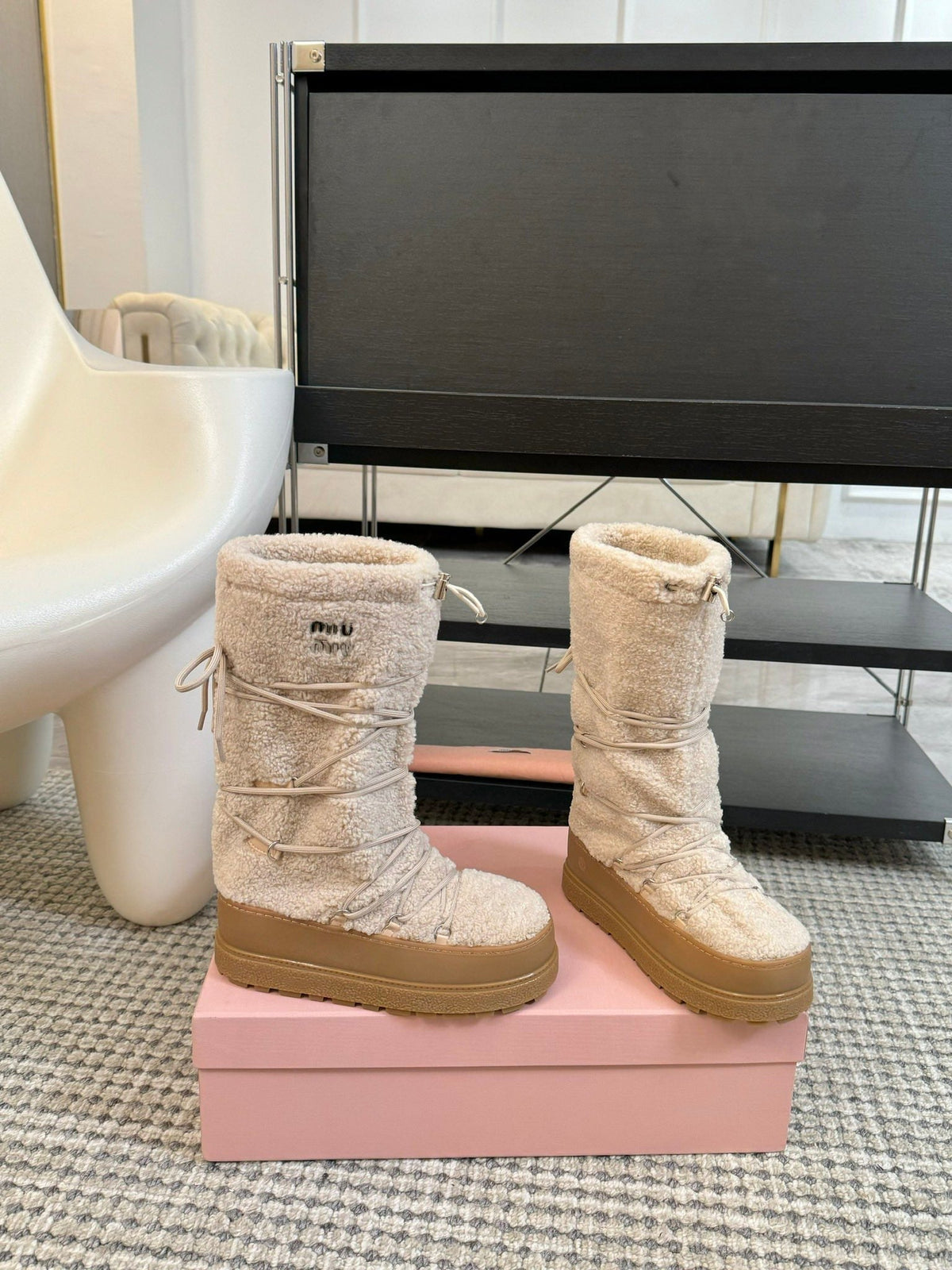 SNOW LONG BOOTS IN COSMIC LATTE SHEARLING