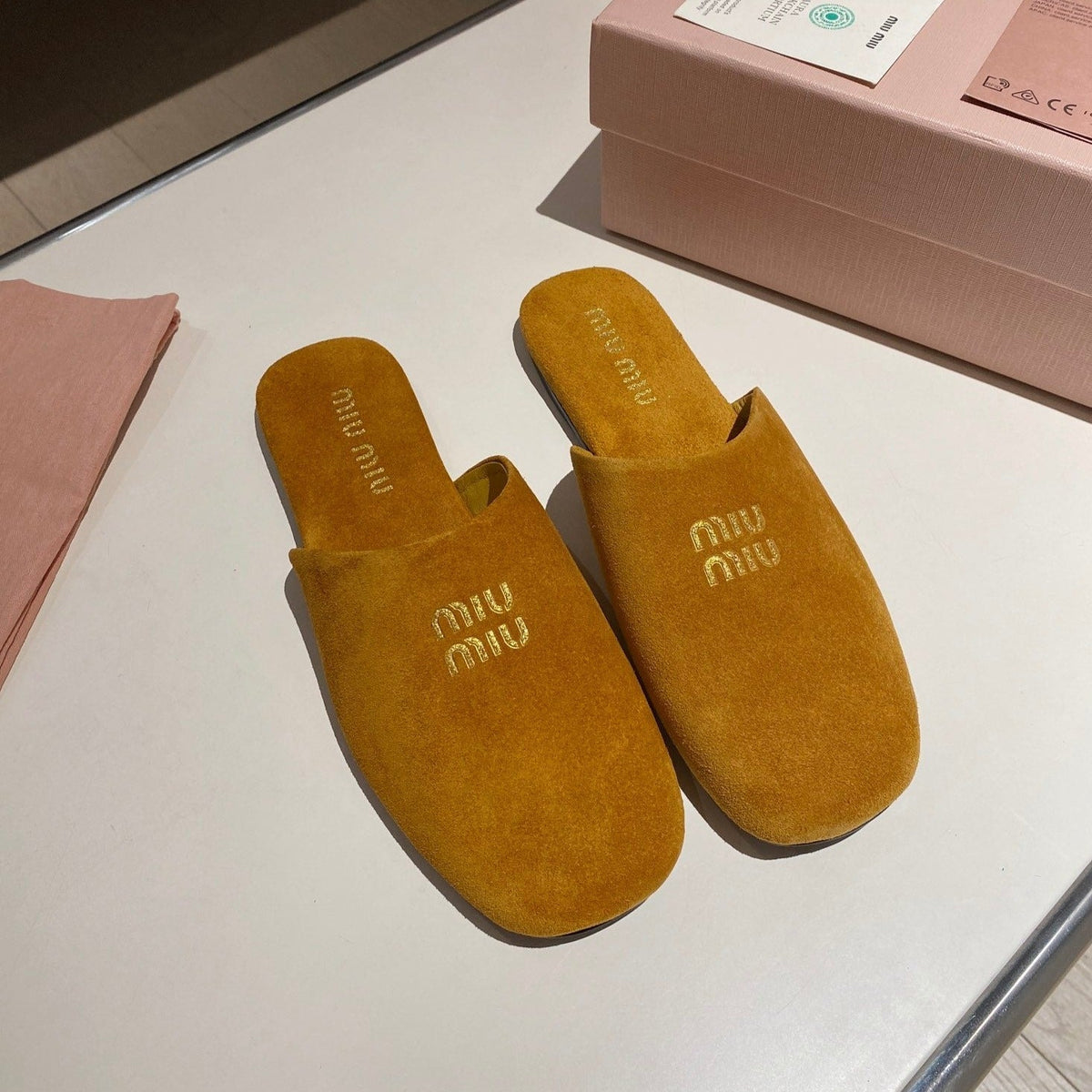 MULES SLIPPERS RETRO AMBER COLOR SUEDE