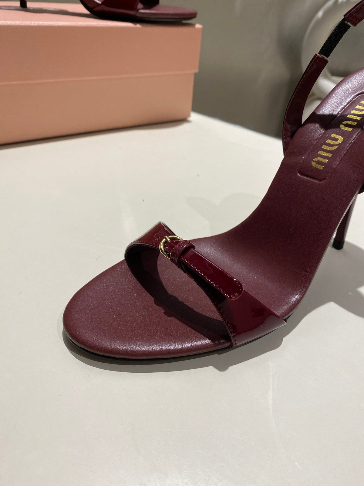 TWO STRAP HIGH HEELED SANDALS IN WINE RED GLOSSY SHEEPSKIN