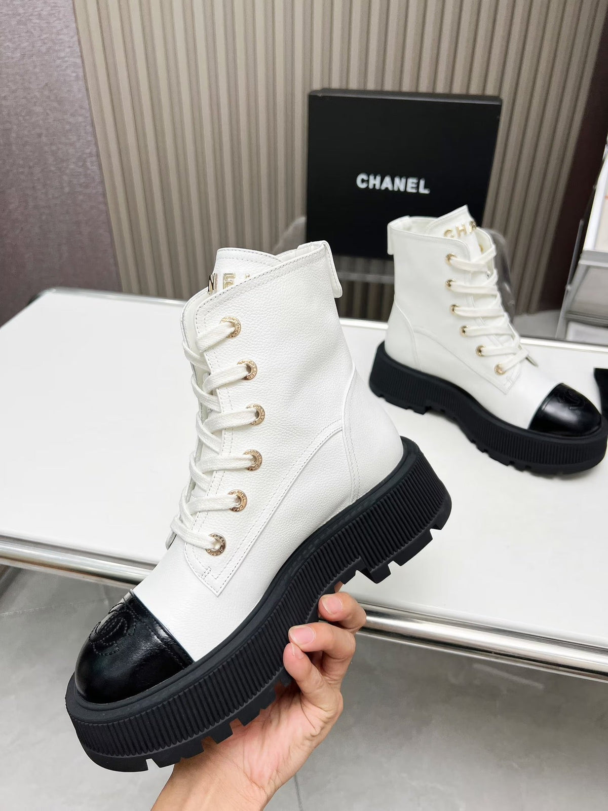 SHORT BOOTS IN WHITE MIX BLACK COWHIDE