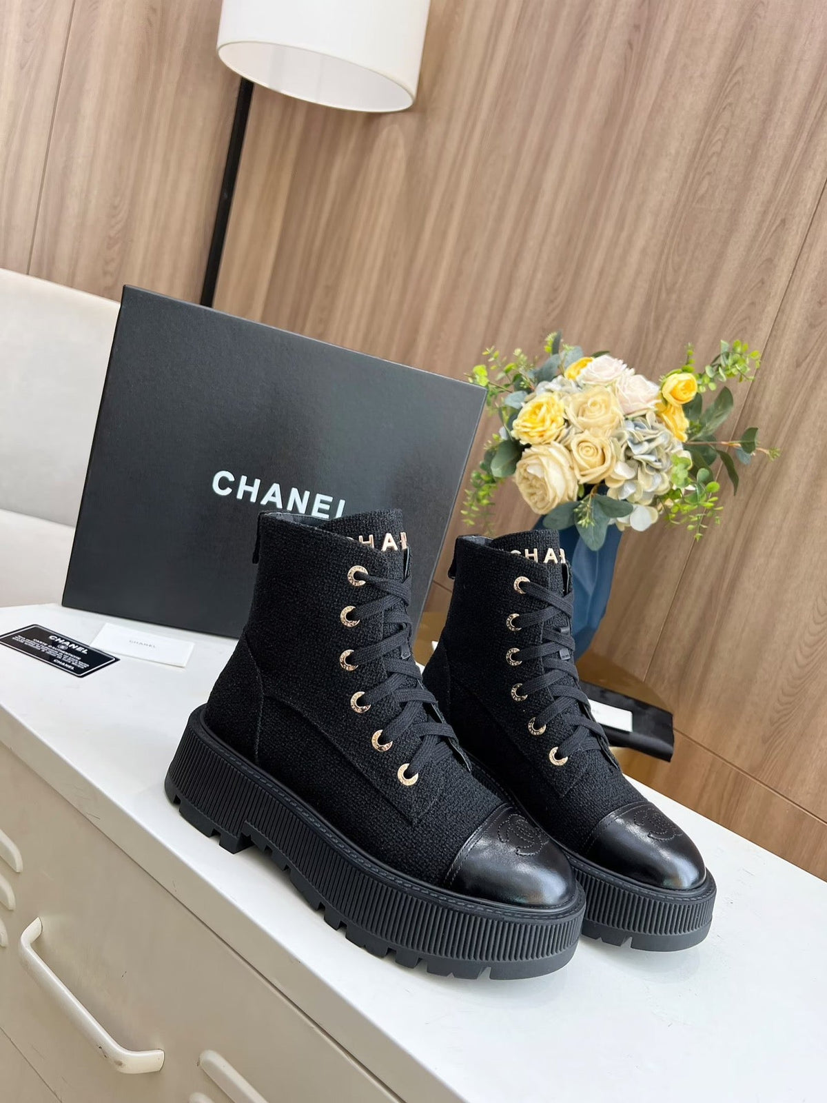 SHORT BOOTS IN BLACK TWEED AND CALFSKIN