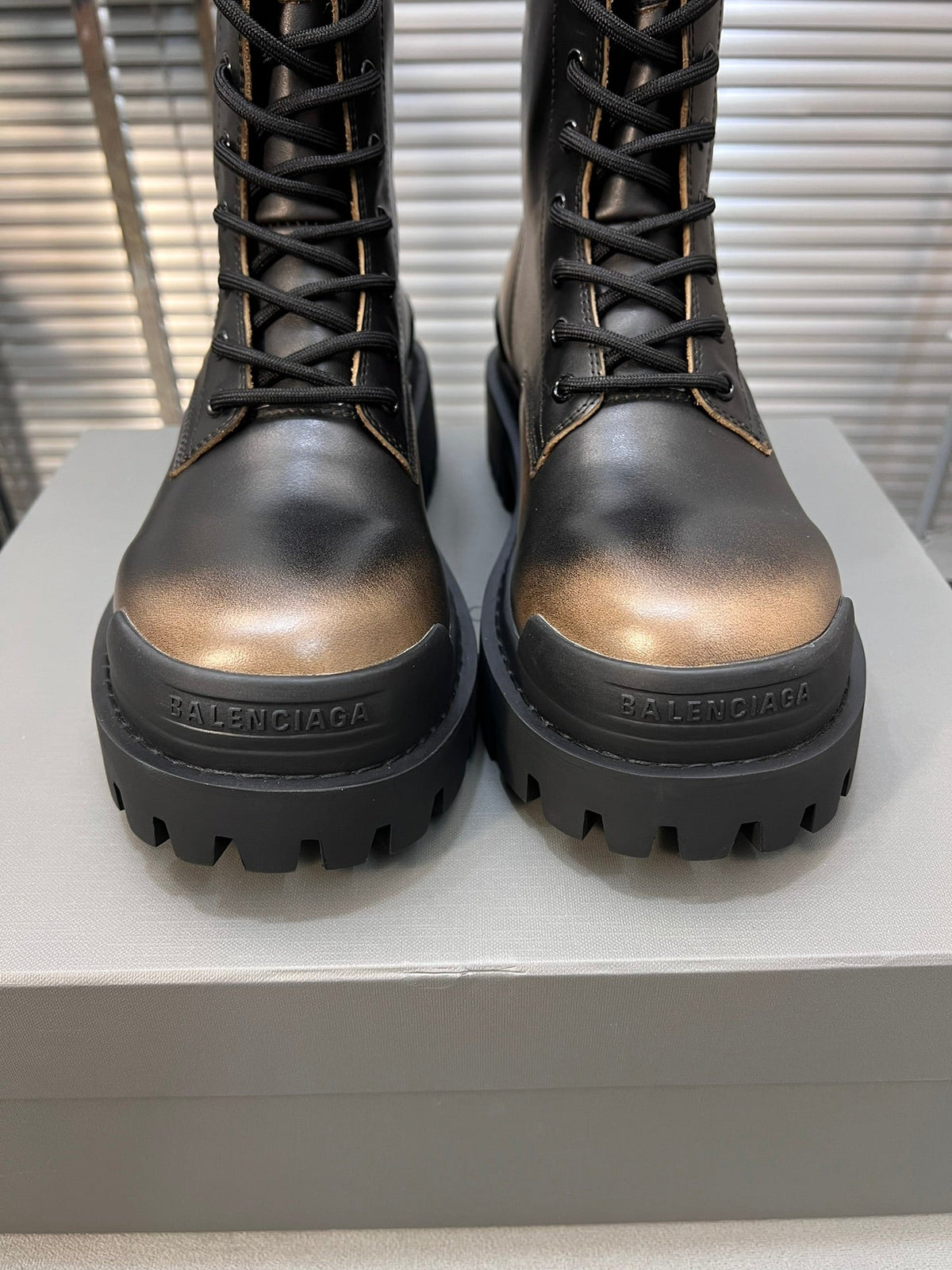 CHUNKY BOOTS IN BLACK MIX BRONZE SMOOTH CALFSKIN