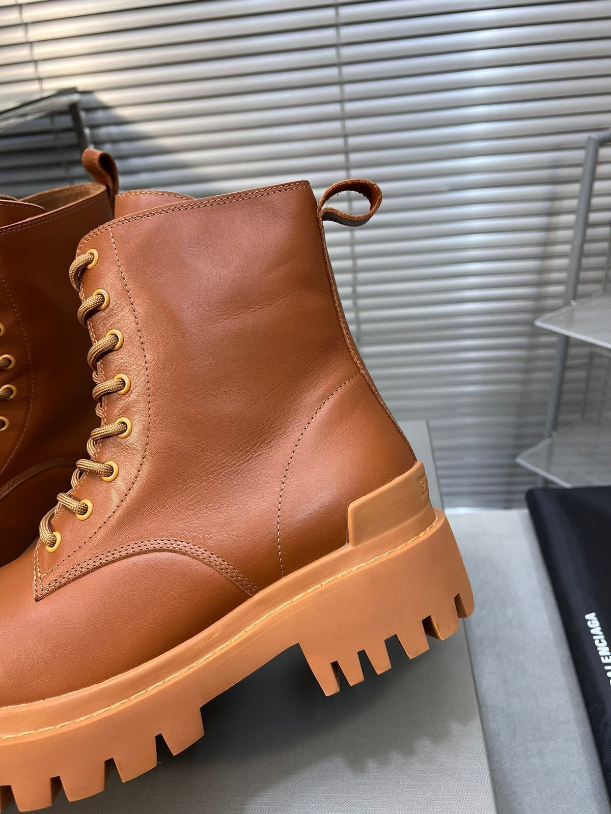 CHUNKY BOOTS IN TAN SMOOTH CALFSKIN