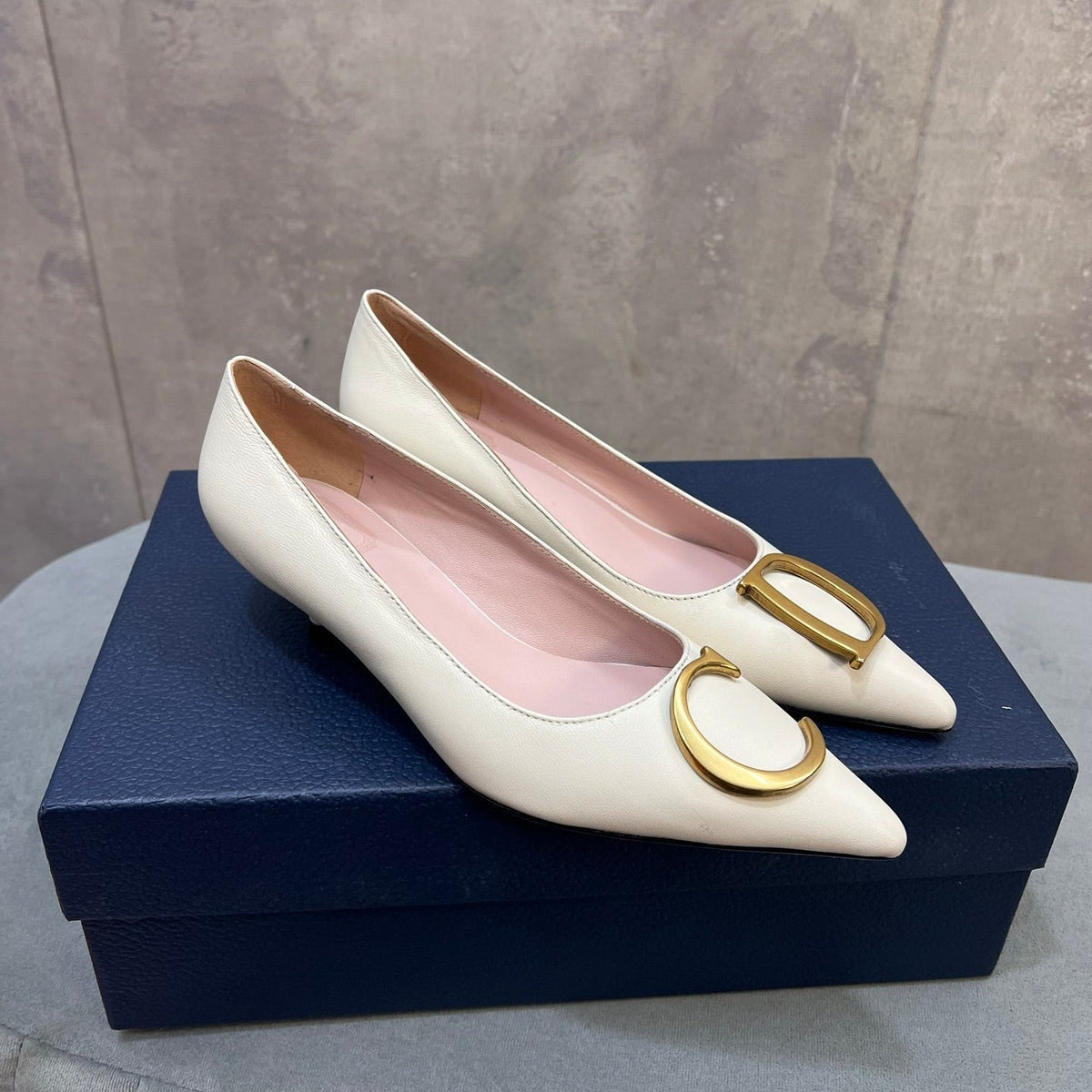 CD 26 High-Heeled 40 Pumps White Cowhide 594575