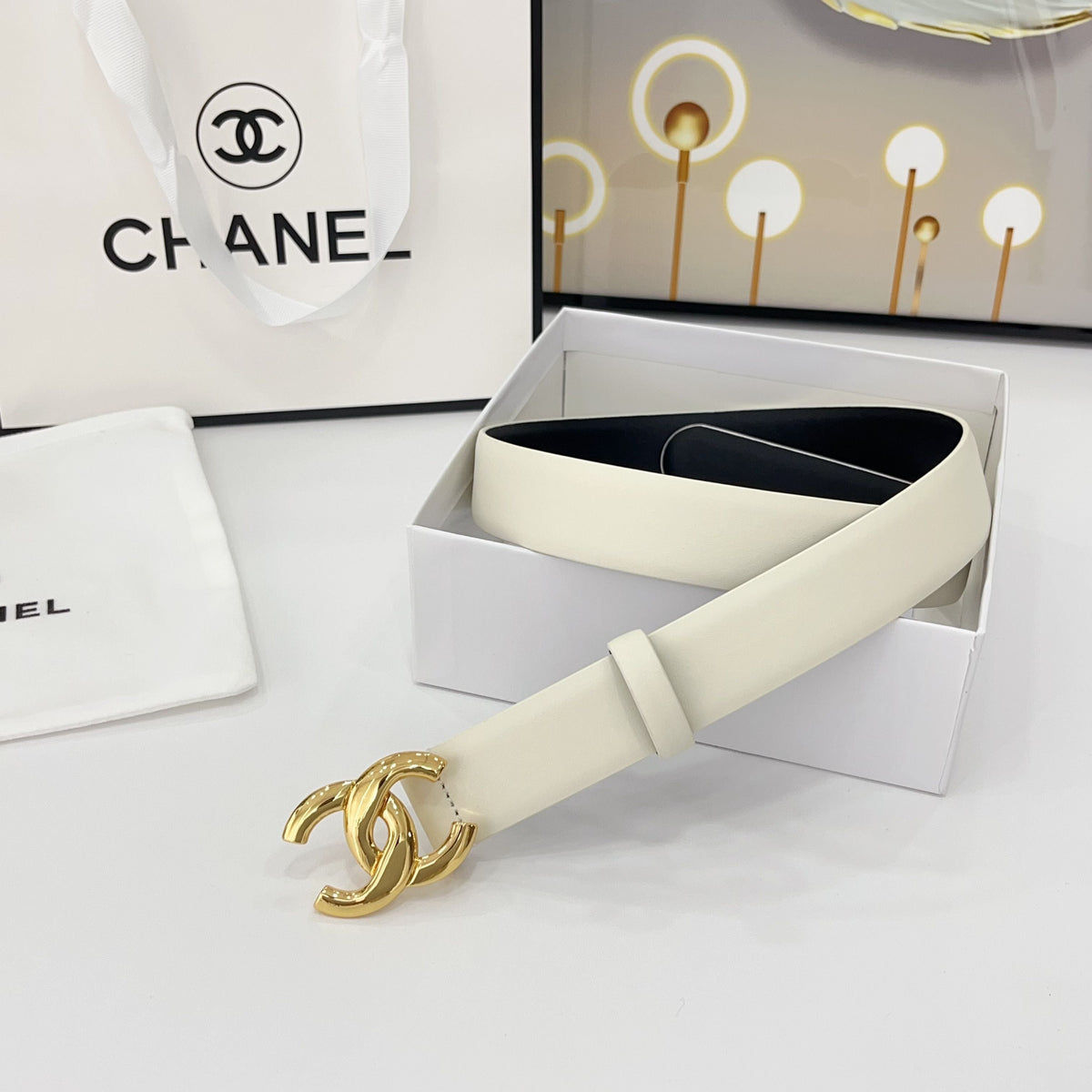DOUBLE C BELT 30MM IN WHITE CALFSKIN WITH SHINY GOLD BUCKLE