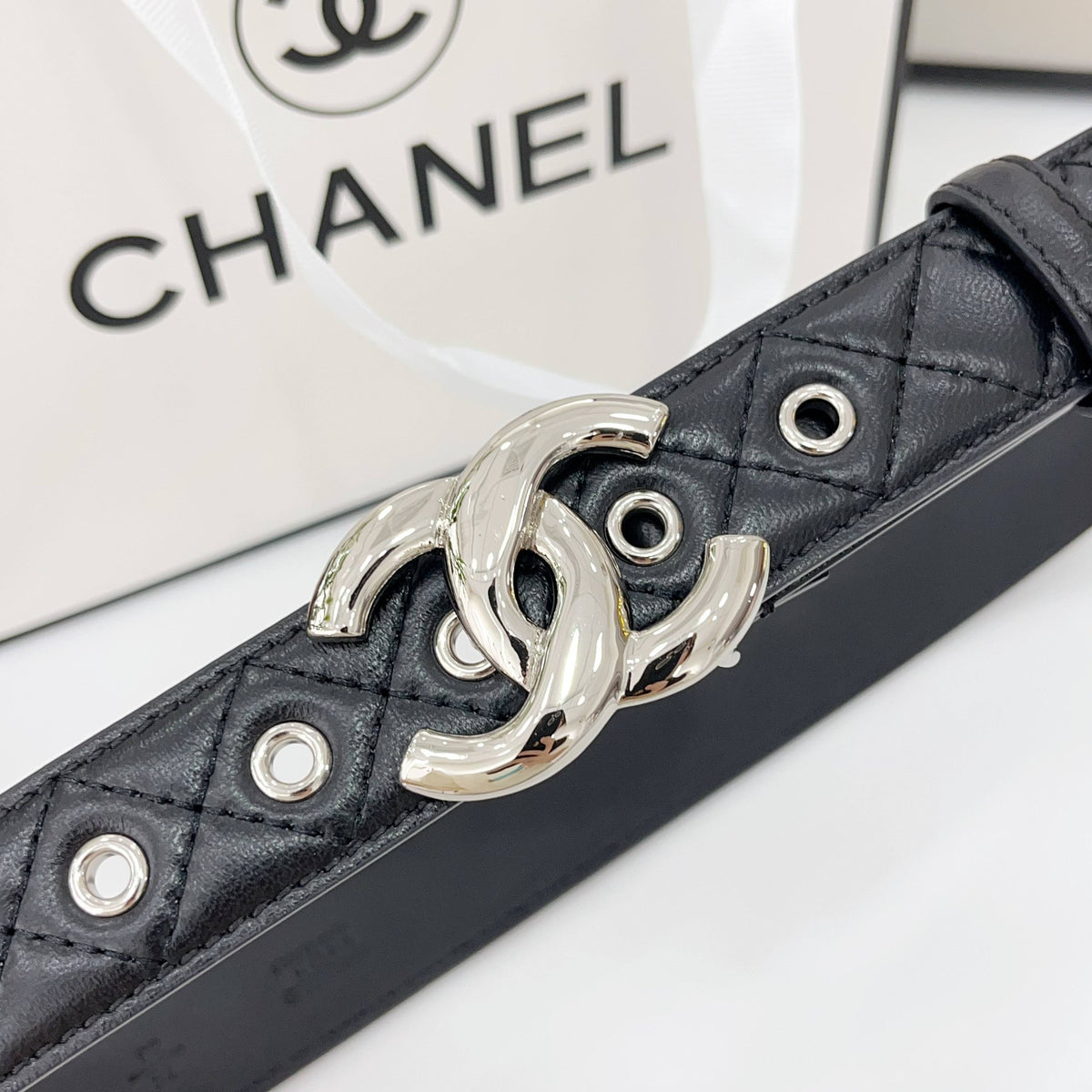 DOUBLE C BELT 30MM IN BLACK QUILTED LEATHER WITH SILVER BUCKLE