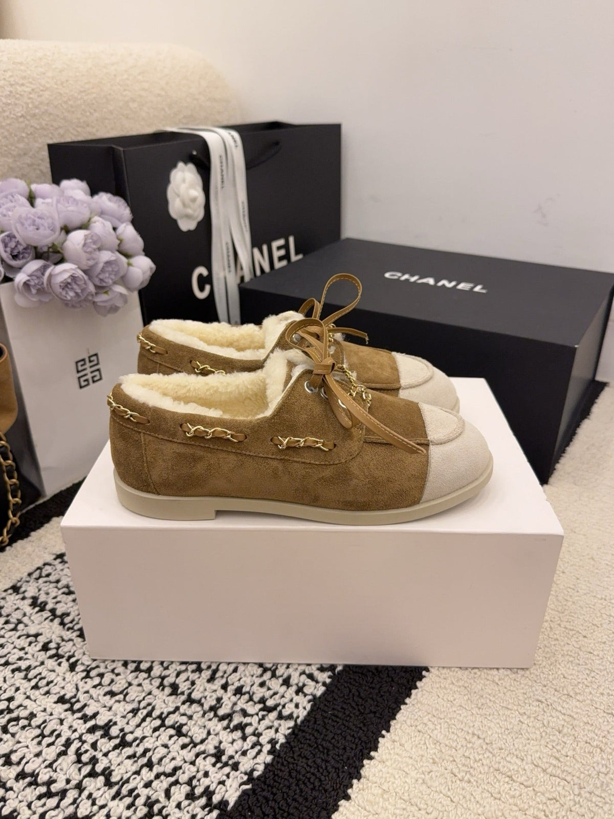 CC 26 Shearling Loafer Tan White Suede Wool 588712