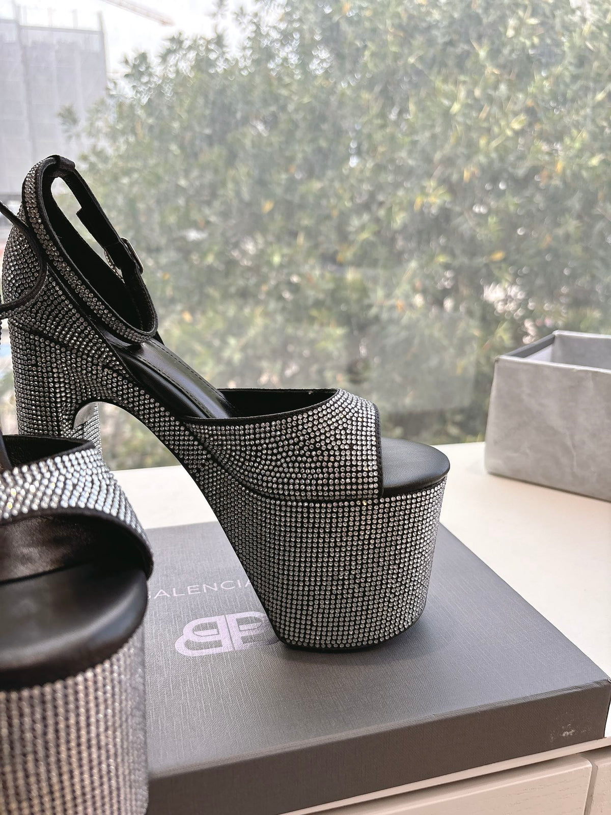 PLATFORM ANKLE STRAP HEELS IN BLACK ATTACHED RHINESTONES CALFSKIN